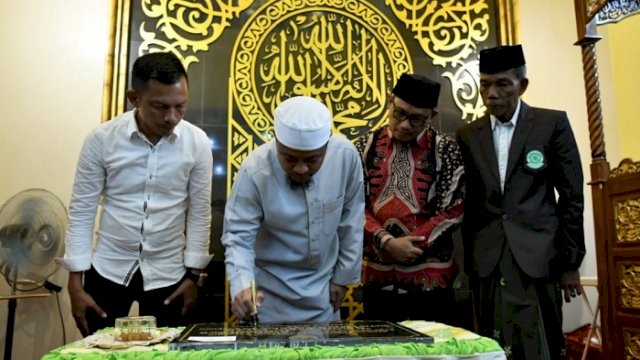 Gubernur Resmikan Masjid Darul Falah di Kelurahan Rappojawa Makassar