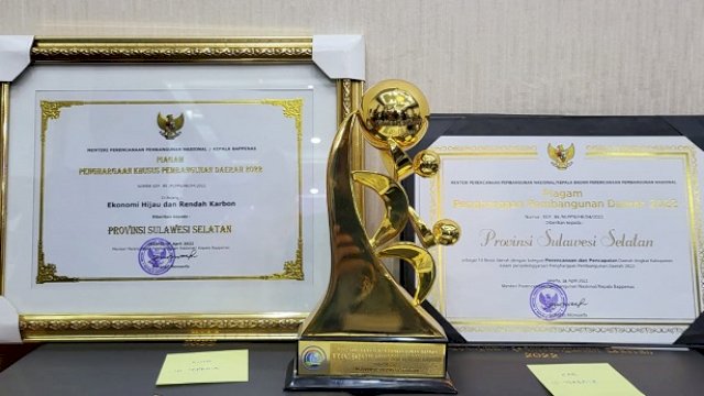 Pemprov Sulsel Sabet Dua Penghargaan PPD dari Bappenas