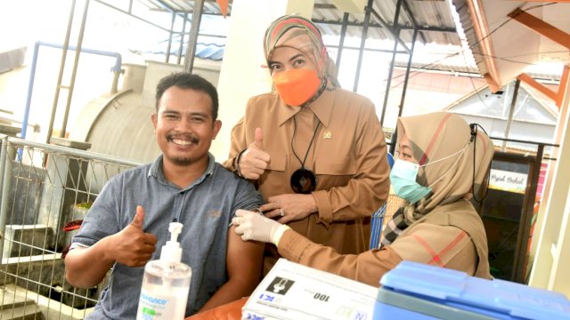 Anggota DPR RI, Aliyah Mustika Ilham sosialisasi KIE, di Kabupaten Wajo, Senin (17/10/2022).
