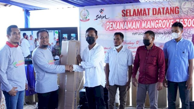Nelayan Takalar Dapat Bantuan Smart Fishing