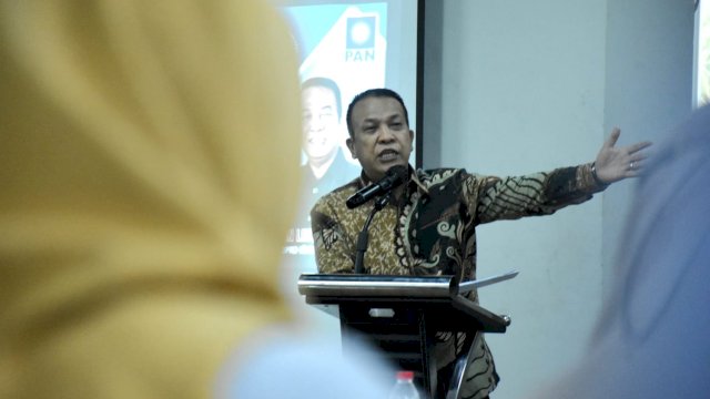 Anggota DPRD Makassar, Hasanuddin Leo sosialisasikan Perda Pencegahan Penanggulangan Bahaya Kebakaran, di Hotel Royal Bay, Jalan Sultan Hasanuddin, Rabu (16/11/2022).
