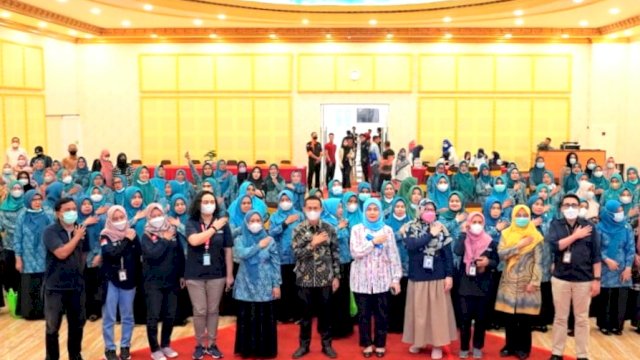Anggota DPR RI, Aliyah Mustika Ilham bersama Kementerian Kesehatan RI sosialisasikan Tata Kelola Pelayanan Kesehatan, Pemanfaatan Layanan Sisrute dan Telemedicine bagi Masyarakat, di Kabupaten Maros, Sabtu (26/11/2022).