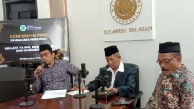 MUI Sulsel menggelar konferens pers pembacaan maklumat. 