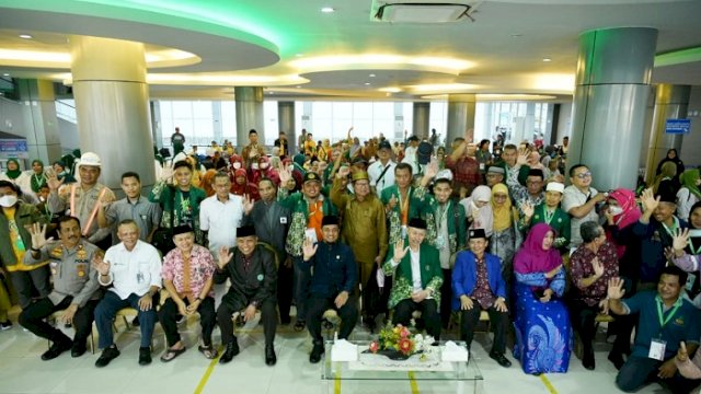 Dilepas Gubernur Sulsel, 2.400 Peserta Muktamar Muhammadiyah dan Aisyiyah Berangkat ke Solo