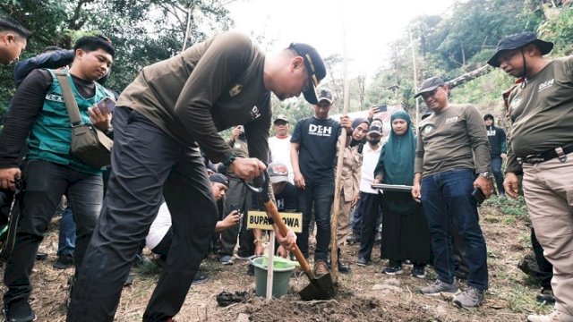 Pemkab Gowa Tanam 70.200 Pohon, Upaya Kembalikan Fungsi Utama Hutan