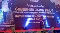 Silaturahmi dengan Warganya di Makassar, Gubernur Jatim Khofifah Irit Bicara Soal Pilpres
