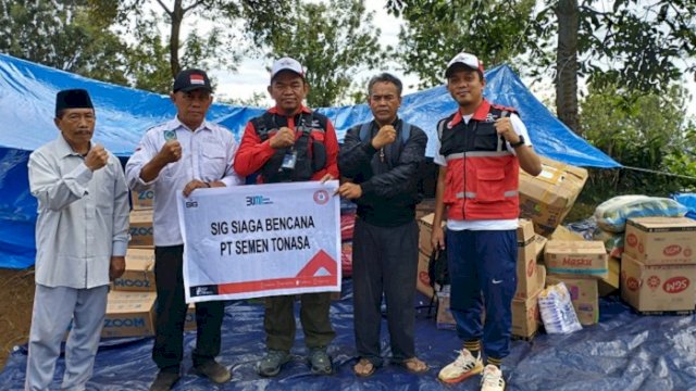 Semen Tonasa Serahkan Bantuan Kemanusiaan kepada Korban Gempa Cianjur