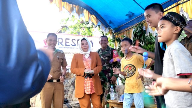 Anggota DPRD Makassar, Nunung Dasniar mengadakan Lomba Latto-Latto di sela kegiatan reses, di Kelurahan Buntusu, Senin (5/12/2022).