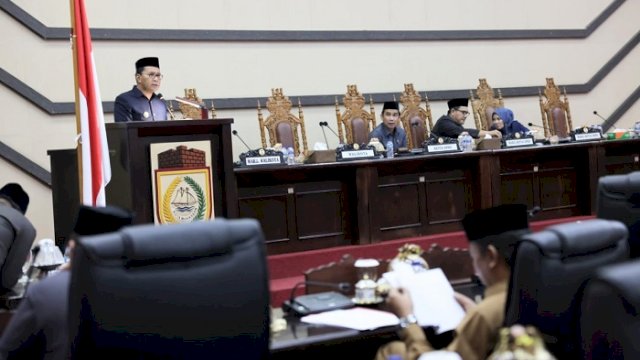 DPRD Makassar menggelar Rapat Paripurna mengenai progres dan persiapan materi teknis Ranperda Revisi RTRW Kota Makassar 2022-2041.