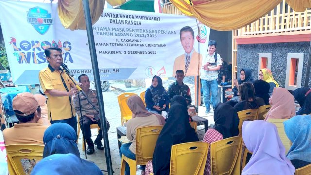 Ketua Fraksi Golkar DPRD Makassar, Abd Wahab Tahir serap aspirasi Warga Kelurahan Malimongan, Kecamatan Wajo, Sabtu (3/12/2022).