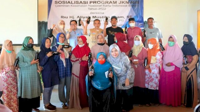 Anggota DPR RI, Aliyah Mustika Ilham sosialisasi Program Jaminan Kesehatan Nasional, Kartu Indonesia Sehat 2022, di Hotel The Luna Beach, Jumat, (9/12/2022).