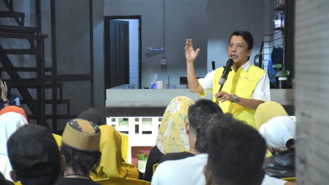 Anggota DPRD Makassar, Abdul Wahab Tahir mengadakan dialog bersama warga saat Kunjungan Dapil, di Kelurahan Melayu dan Kelurahan Layang, Selasa (20/12/2022).