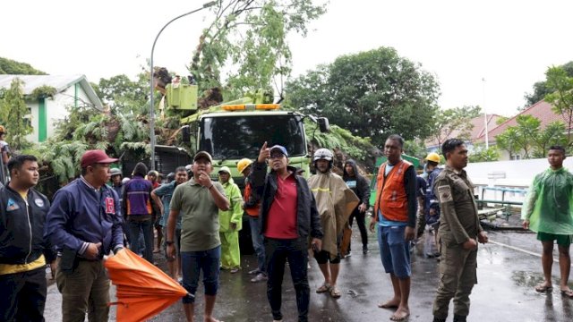 5 Orang Jadi Korban Pohon Tumbang, Pemkot Makassar Tanggung Biaya Pengobatan