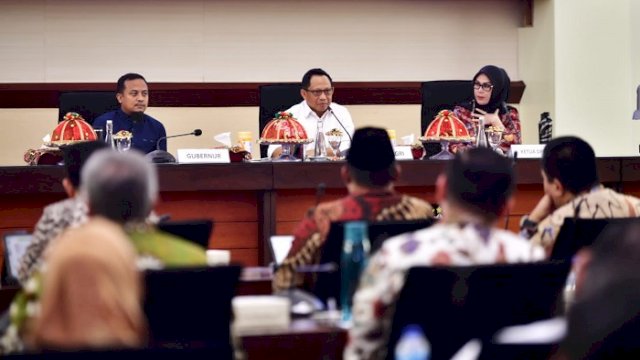 Beri Pengarahan di Kantor Gubernur, Mendagri Sebut Komposisi Pendapatan APBD Sulsel 2023 Tergolong Kuat