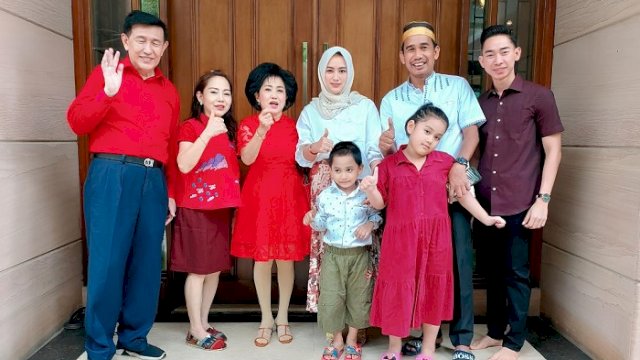 Ketua DPRD Makassar Rudianto Lallo mendatangi masyarakat Tionghoa yang sedang merayakan imlek.