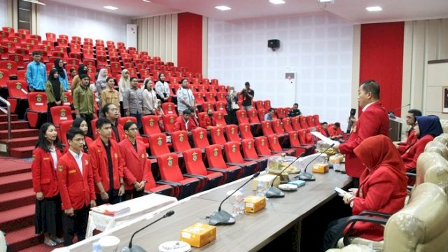 Dekan FH Unhas Lantik Seluruh Ketua dan Pengurus Lembaga Kemahasiswaan