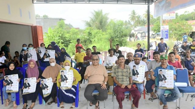 Dr Ilham Arief Sirajuddin (IAS) saat roadshow politik di Kecamatan Mappedeceng, Luwu Utara.