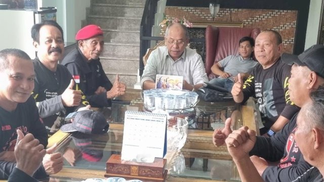 Calon Gubernur Sulsel, Ilham Arief Sirajuddin terima kunjungan Ikatan Suporter PSM (ISM) Komando.