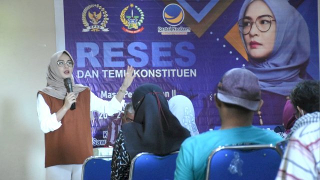Ketua Komisi D DPRD Sulsel, Andi Rachmatika Dewi serap Aspirasi Warga Ujung Pandang terkait harga pangan Yang naik, saat reses Masa Persidangan II Tahun 2022/2023, Kamis (23/2/2023).