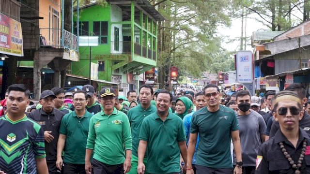 Andi Sudirman Jalan Sehat Bersama Plt Ketum PPP Mardiono dan Sandiaga Uno di Malino