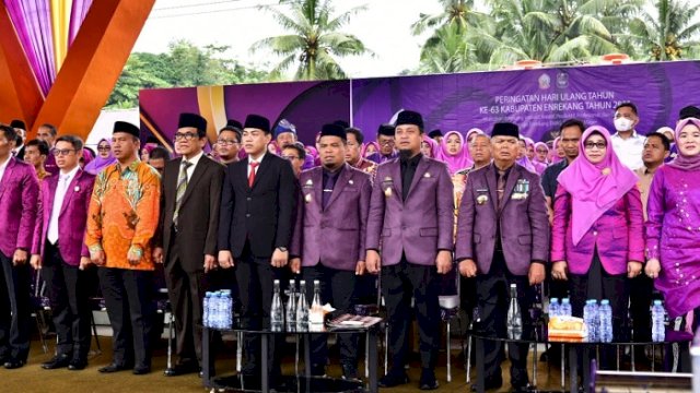 Gubernur Sulawesi Selatan Andi Sudirman Sulaiman menghadiri acara 63 Tahun Kabupaten Enrekang di Lapangan Abu Bakar Lambogo, Sabtu 25 Februari 2023.