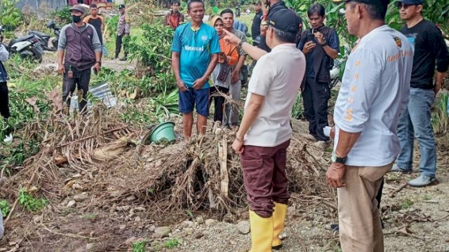 Taufan Pawe Kunjungi Titik-titik Terdampak Banjir di Parepare