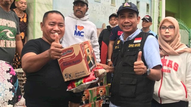 Rudianto Lallo Keliling Makassar, Bagikan Sembako kepada Warga Terdampak Banjir