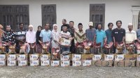 Pemprov Sulsel Salurkan Bantuan Logistik untuk Korban Terdampak Angin Puting Beliung di Bone