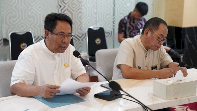 Pj Sekda Provinsi Sulawesi Selatan, Andi Aslam Patonangi, memimpin rapat rencana kedatangan Presiden RI Joko Widodo ke Sulawesi Selatan.
