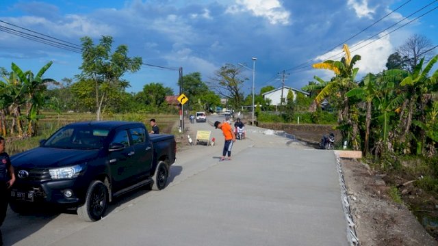 Ruas Burung-Burung &ndash; Bili-Bili dalam Progres Perkerasan Beton, Gubernur: Prioritas untuk Ditangani