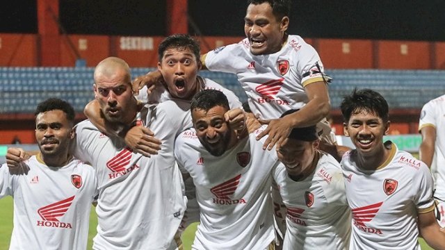 Selebrasi para pemain PSM Makassar setelah mengalahkan Madura United 3-1 dan memastikan menjadi juara BRI Liga 1 2022/2023. (PSM)