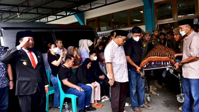 Lepas Jenazah Syukur Bijak, Gubernur Sulsel: Banyak Perjuangan Beliau untuk Pembangunan di Luwu