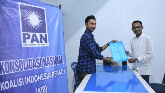 Anggota DPRD Makassar, Sahruddin Said kembalikan berkas Bakal Calon Legislatif (Bacaleg) di Kantor PAN Makassar, Jl Abdullah Dg Sirua, Rabu (10/5/2023).