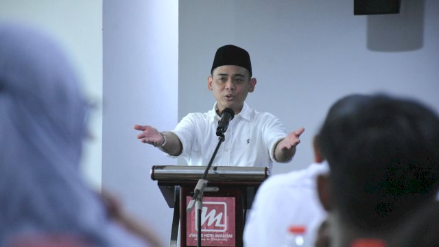 Ketua Komisi A DPRD Makassar, Rachmat Taqwa Quraisy sosialisasikan Perda Perlindungan dan Pengelolaan Lingkungan Hidup, di Grand Maleo Hotel Makassar, Rabu (3/5/2023).
