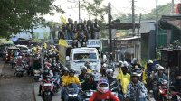 Daftar Bacaleg ke KPU, Golkar Makassar Dikawal Ratusan Simpatisan