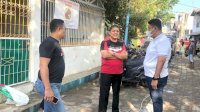 Jelang Penilaian Lomba Kelurahan, Balitbangda Makassar Kerja Bakti di Jalan Deppasawi Dalam