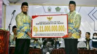 Gubernur Sulsel Serahkan Bantuan Keuangan Rp11 Miliar untuk Pembangunan Masjid Agung Selayar Tahap II