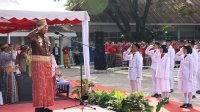 Danny Canangkan Penggunaan Baju Adat Setiap Tanggal 1