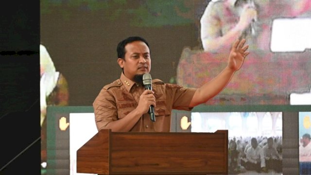 Gubernur Sulsel, Andi Sudirman Sulaiman.