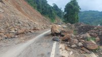 Pemprov Sulsel dan Masyarakat Sigap Tangani Longsor, Poros Jalan Batusitanduk-Rantepao di Luwu Sudah Dapat Dilalui Kendaraan