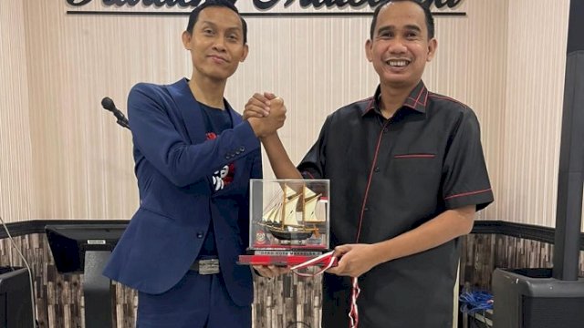 Ketua DPRD Makassar Rudianto Lallo menerima kunjungan silaturahmi Sekretaris Dubes Kazakhstan dan Tajikistan Andi Zulkarnain di Rumah Dinas Ketua DPRD Makassar, Jumat (5/5/2023).