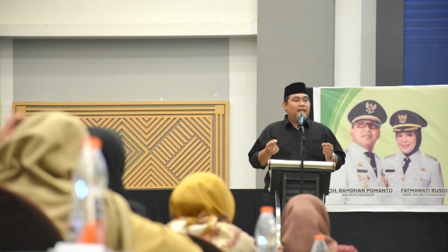 Anggota DPRD Makassar, Imam Musakkar sosialisasikan Perda Penyelenggaraan Pendidikan, di Hotel MaxOne Makassar, Minggu (18/6/2023).