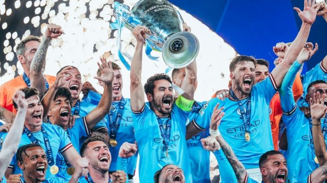 Para pemain Manchester City merayakan keberhasilan menjadi juara Liga Champions, setelah mengalahkan Inter Milan pada laga final yang berlangsung di Stadion Ataturk Olympic, Istanbul, Turki, Minggu dini hari (11/6/2023). (@ManCity)