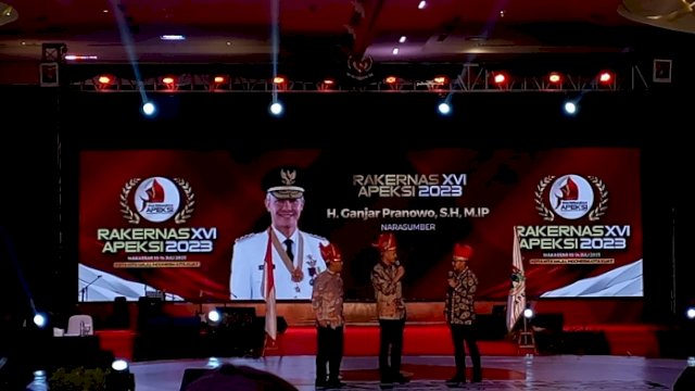 Ganjar Hadiri Rakernas APEKSI di Makassar