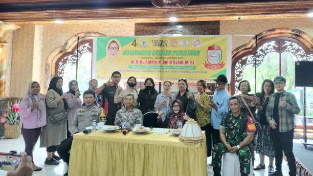 Anggota DPRD Makassar, Apiaty Amin Syam melaksanakan Kunjungan Dapil di Kecamatan Ujung Pandang, Minggu (9/7/2023).