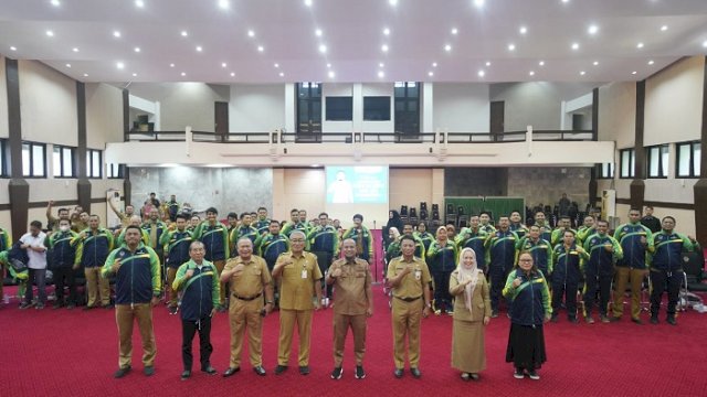 Gubernur Sulsel Lepas 83 Atlet Menuju Pornas Korpri di Semarang, Ini Pesannya