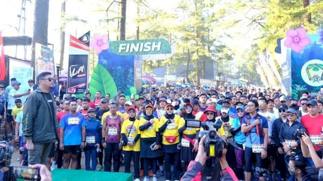 Lepas 500 Peserta Lari Lintas Alam di Malino, Ini Harapan Adnan