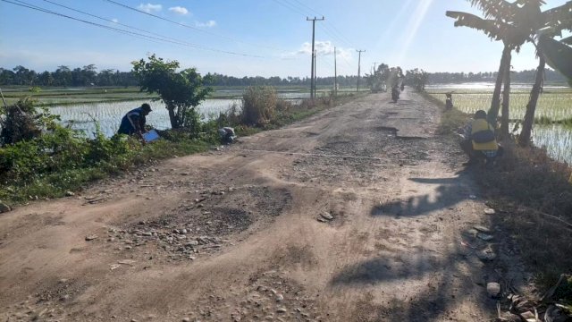 Pemprov Sulsel Mulai Tangani Jalan Rusak di Ruas Anabanua-Malake-Batas Sidrap di Wajo