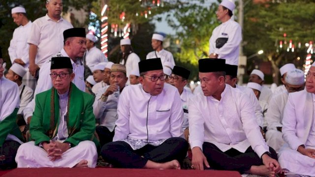 Danny Pomanto Bersama Puluhan Ribu Masyarakat NU Munajat Doa Sambut Tahun Baru Islam