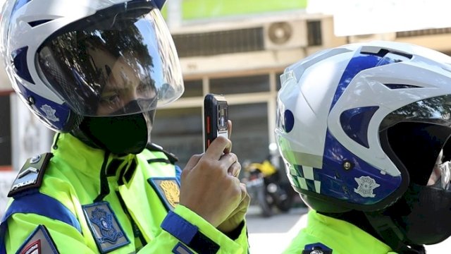 Ditlantas Polda Sulsel Mulai Sosialisasikan Penerapan ETLE Mobile